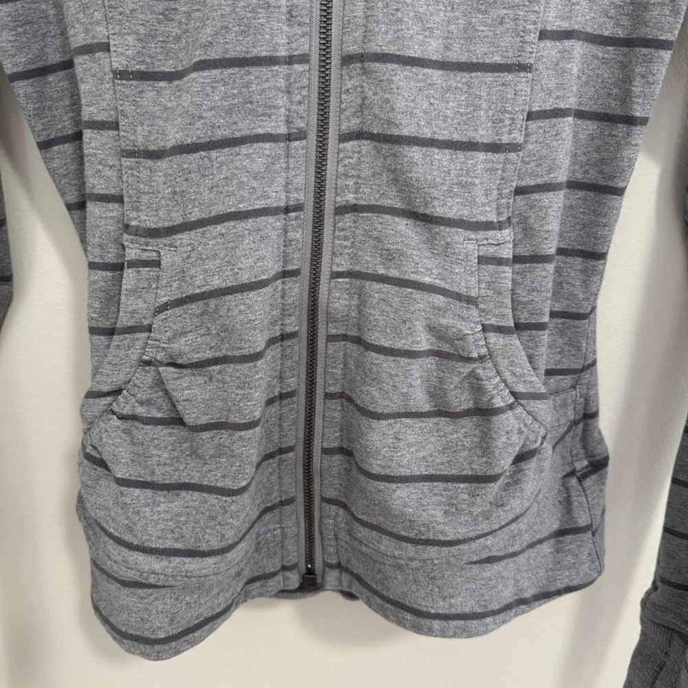 Lululemon Movement Jacket in Cayman Stripe